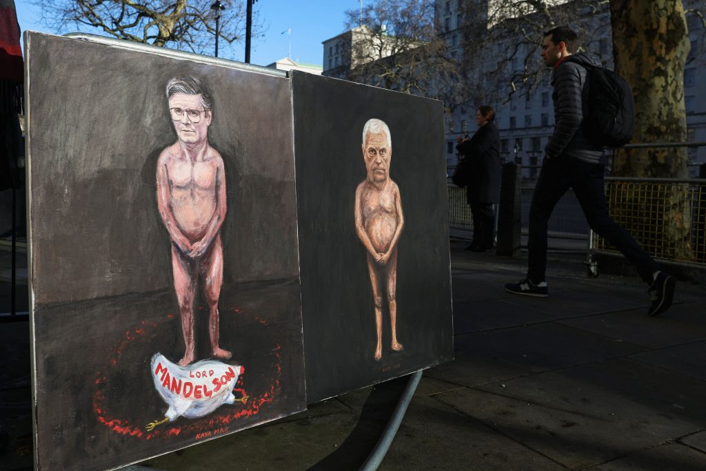 «Απαράδεκτη συμπεριφορά»: Ο Άντριου αποκάλυπτε στον Επτσάιν εμπιστευτικές πληροφορίες Βρετανών αξιωματούχων;