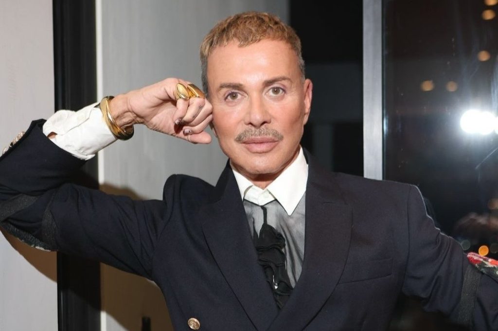 Απασφάλισε ο Λάκης Γαβαλάς με αφορμή τον πανικό γύρω από την παρουσία του Μπραντ Πιτ στην Ελλάδα