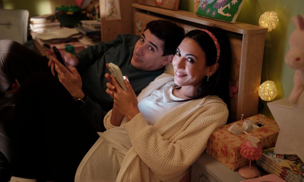 «Έχω παιδιά»: Η οικογενειακή κωμωδία που αφουγκράζεται τις ανησυχίες των γονιών