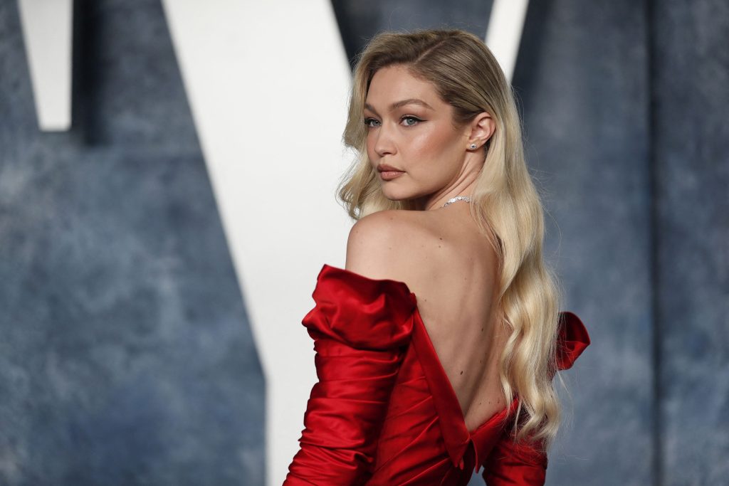 Η Τζίτζι Χαντίντ τοποθετείται για όσα αναφέρονται για αυτήν στα αρχεία Έπσταϊν