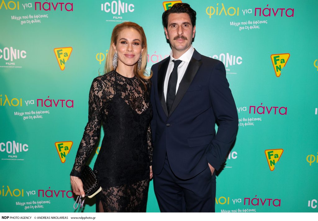 Ντορέττα Παπαδημητρίου – Γιώργος Γεροντιδάκης: Χέρι -χέρι στη Μύκονο ανταλλάσσουν φιλιά